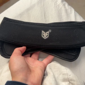 Svart konståkningsband  - Säljer denna då jag slutat på konståkning, kom privat angående frågor❤️