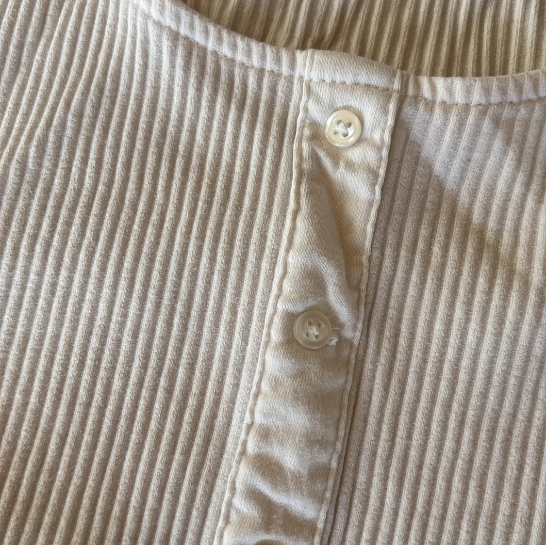 Vit ribbad topp från & Other Stories - 3