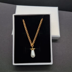 Handgjort halsband  - Rostfritt stål 🌸Längd-40cm 