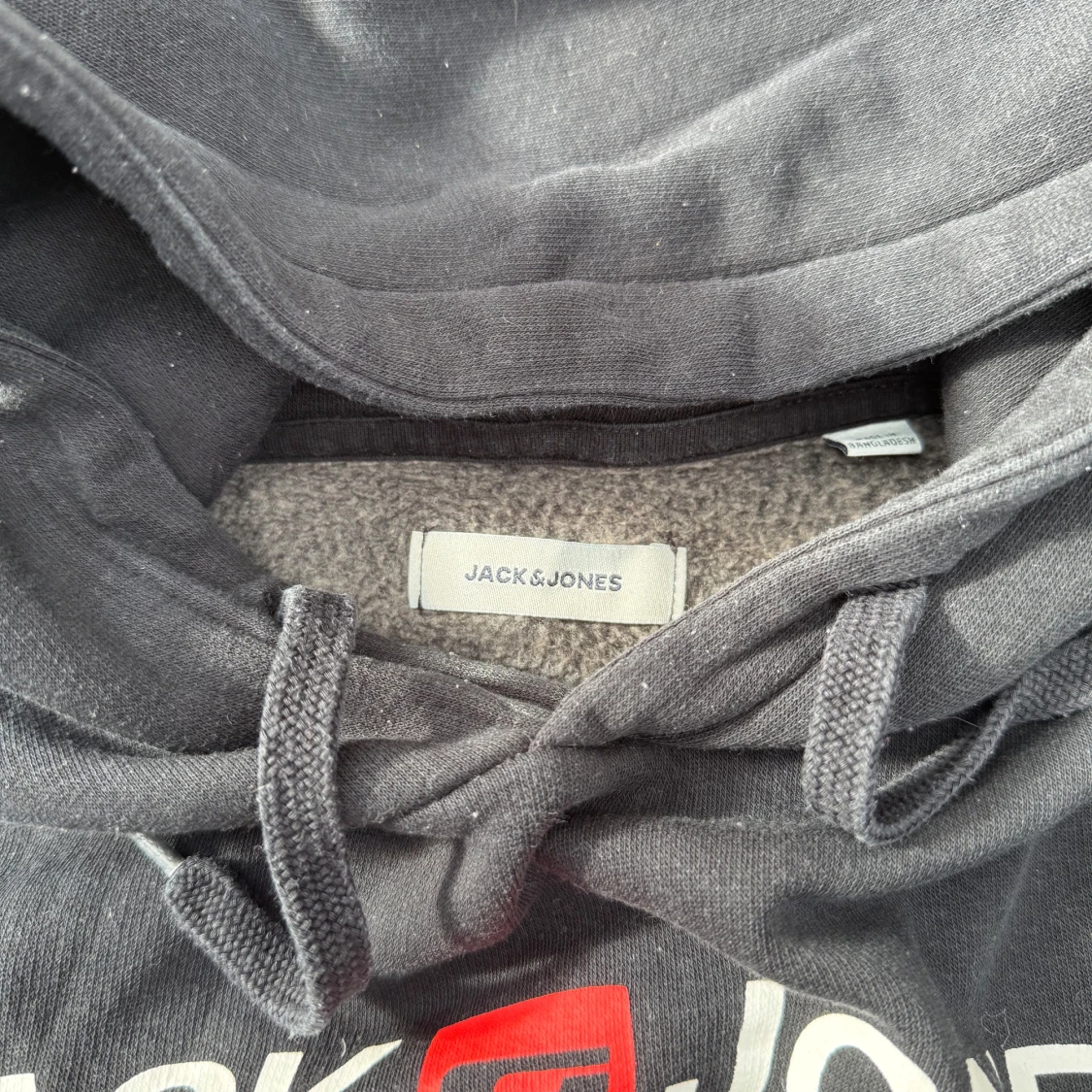 Svart hoodie från Jack & Jones - 3