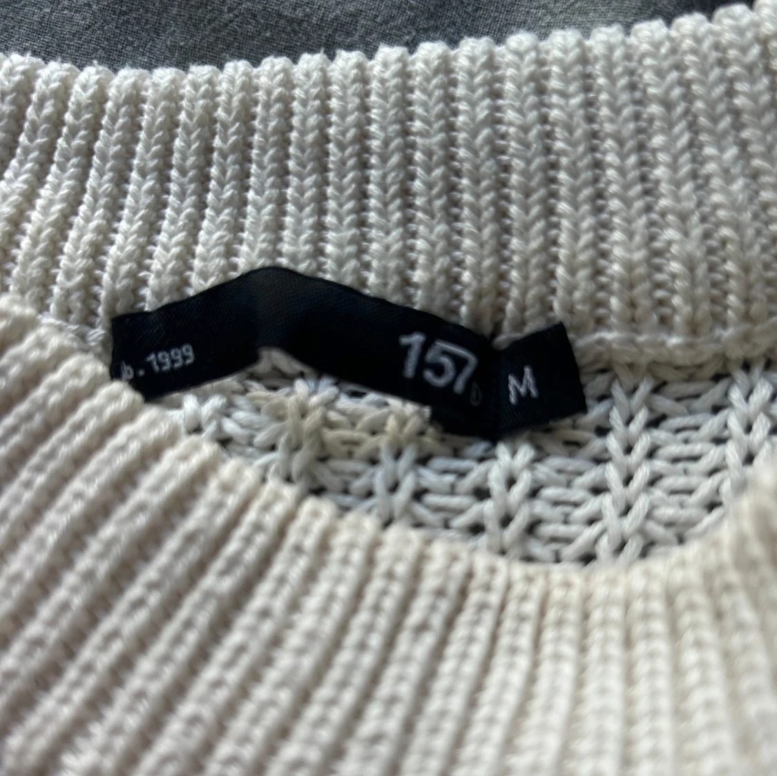 Randig stickad tröja  - 1