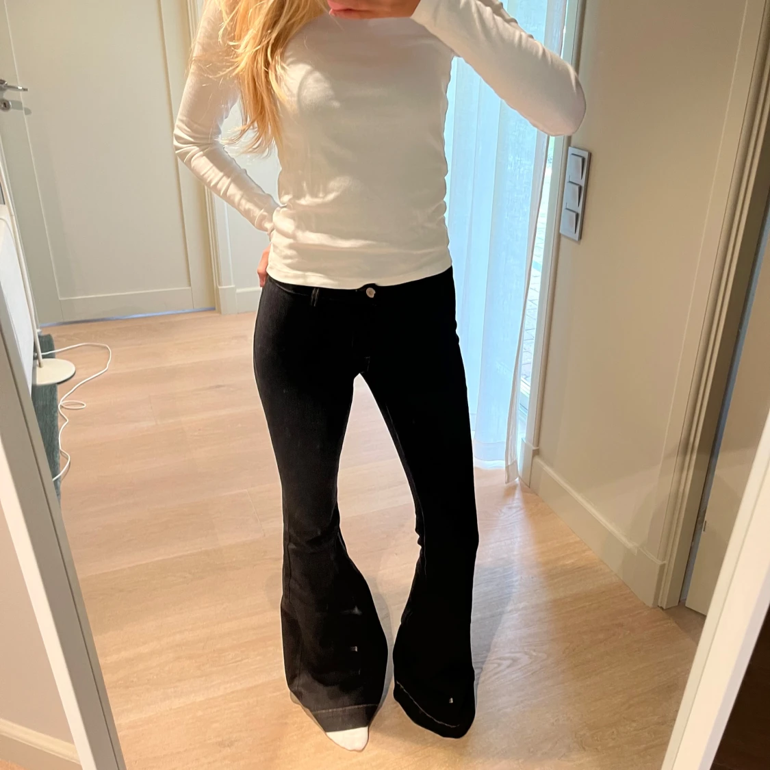 Mörkblå bootcut jeans