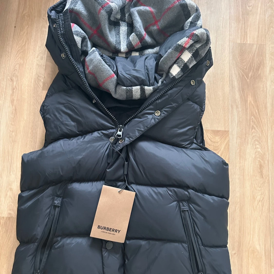 Svart pufferjacka från Burberry - 2