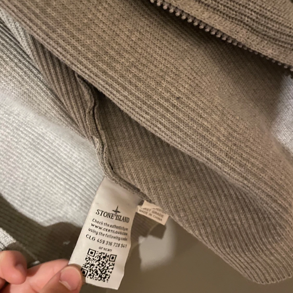 Grå stickad kofta från Stone Island - 2