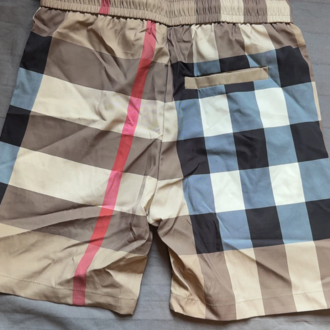 Rutiga shorts med snörning - 3