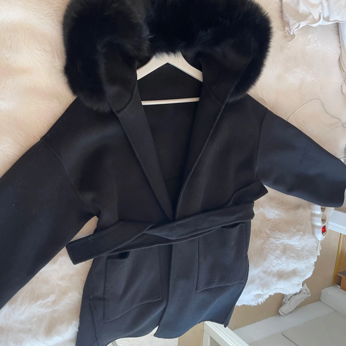 Svart kappa ifrån fur Stockholm  - 1
