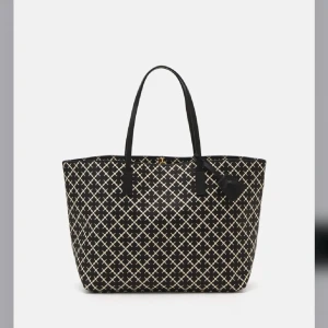 Malene Birger väska - Säljer denna jättefina malene Birger mellanstora väska💕