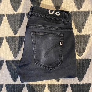 Dondup ritchie - Dondup ritchie i storlek 30!| Nypris: runt 3500kr mitt pris 949!| skicket är toppen och finns inga tecken på användning!| skriv vid minsta fråga eller fundering 