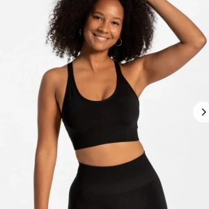 Teveo sport bh - TEVEO TRUE sport bh i färgen  ‘Black’. Storlek L.