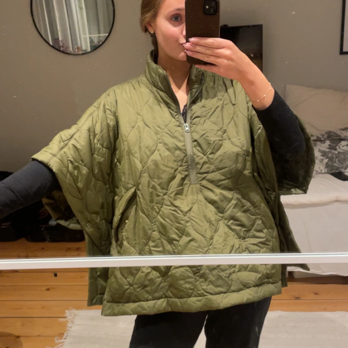 Olivgrön quiltad pufferjacka - 1