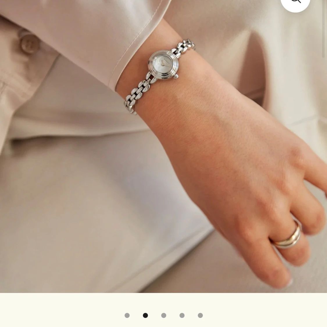 Silverfärgad klocka från BOVOU - 1