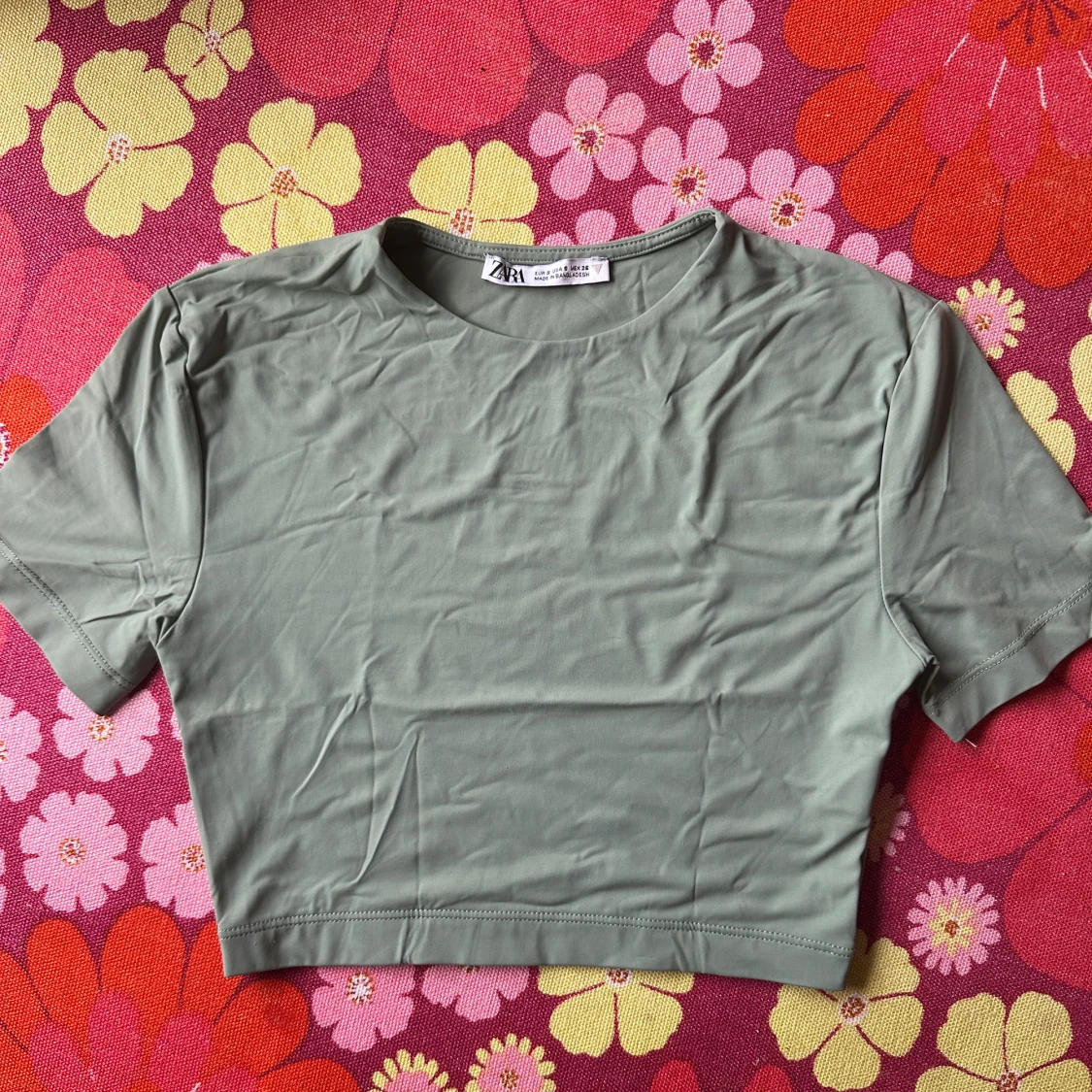 Grön croppad topp från Zara