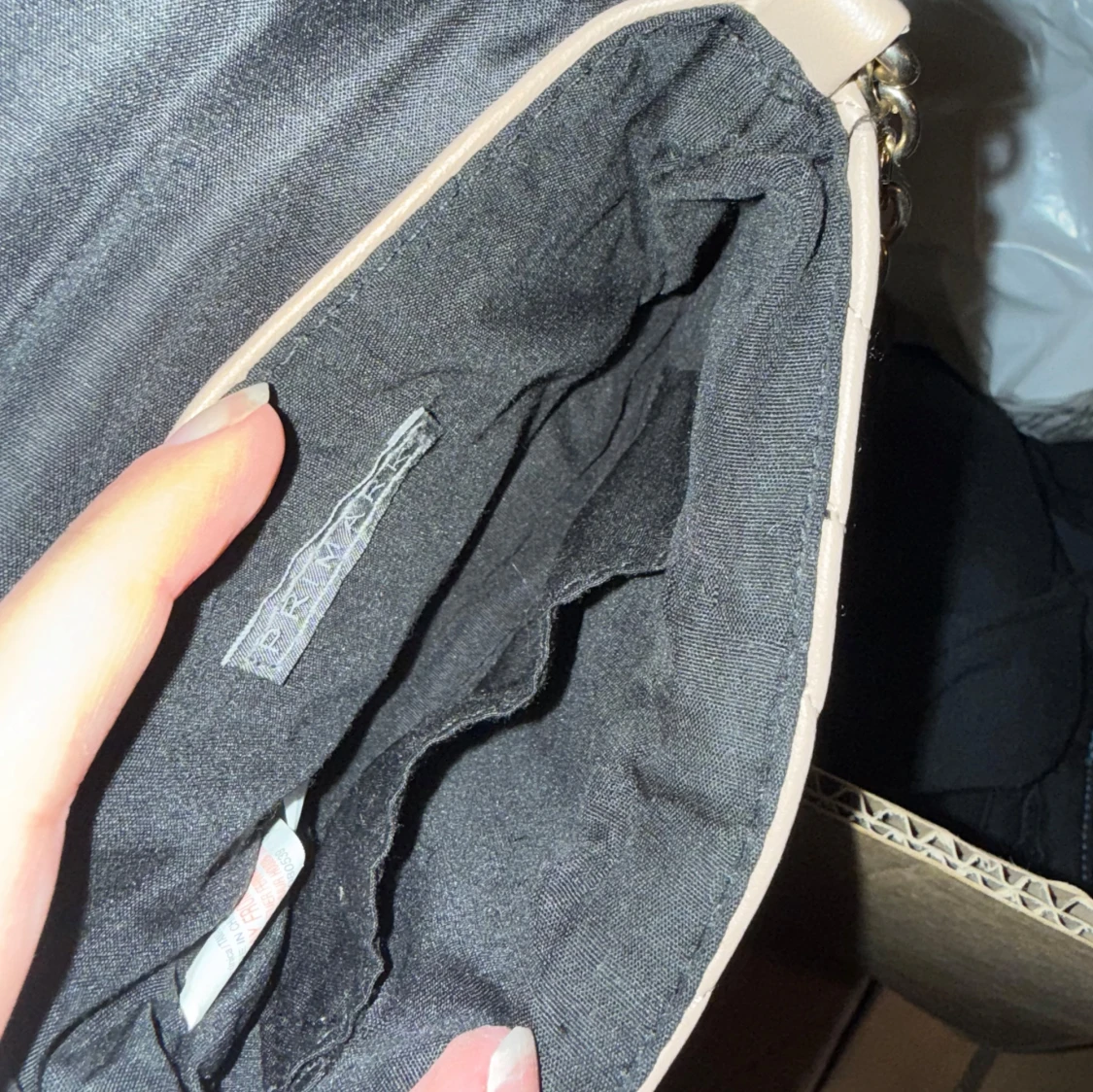 Beige quiltad axelväska från Primark - 2