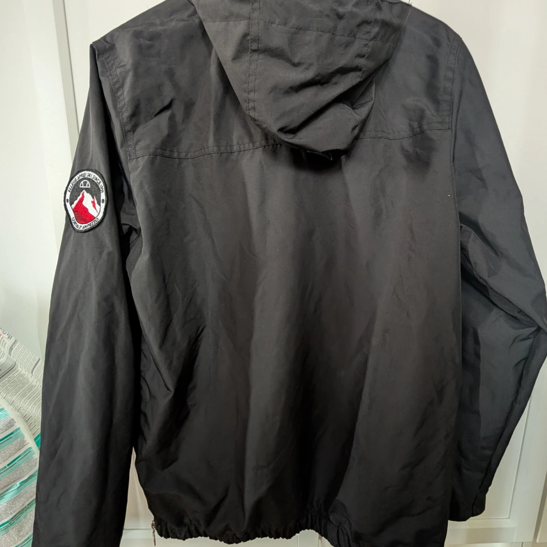 Svart vindjacka från Ellesse - 1