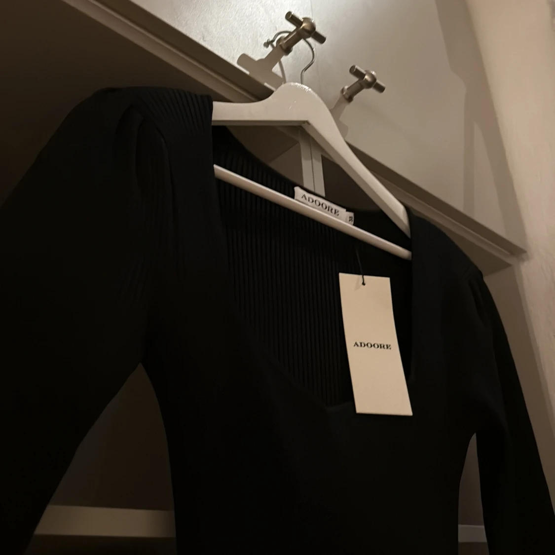 Svart långärmad klänning från Adoore - 2