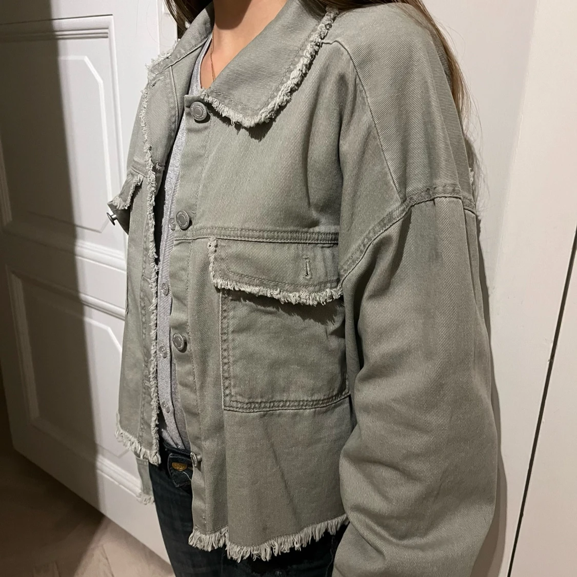 Grön jeansjacka med fransar från Monki - 2