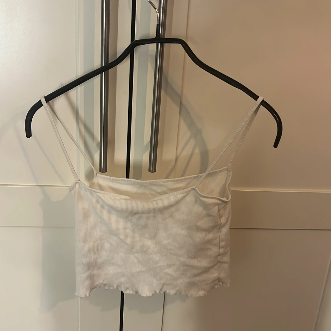 Vit ribbad linnetopp från H&M Divided - 1