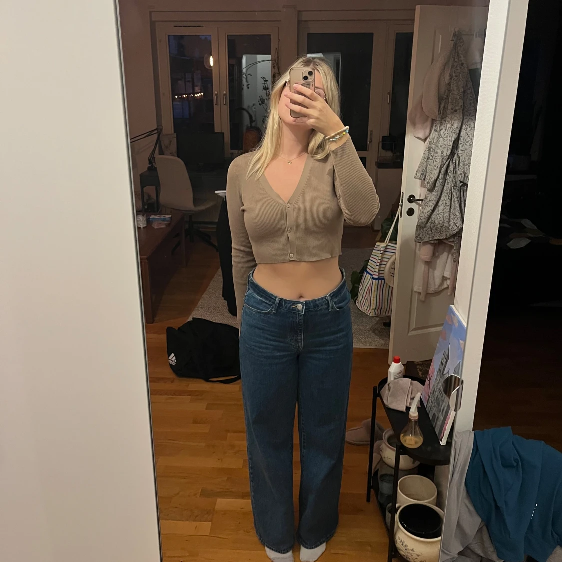 Beige croppad ribbad topp från NA-KD - 1