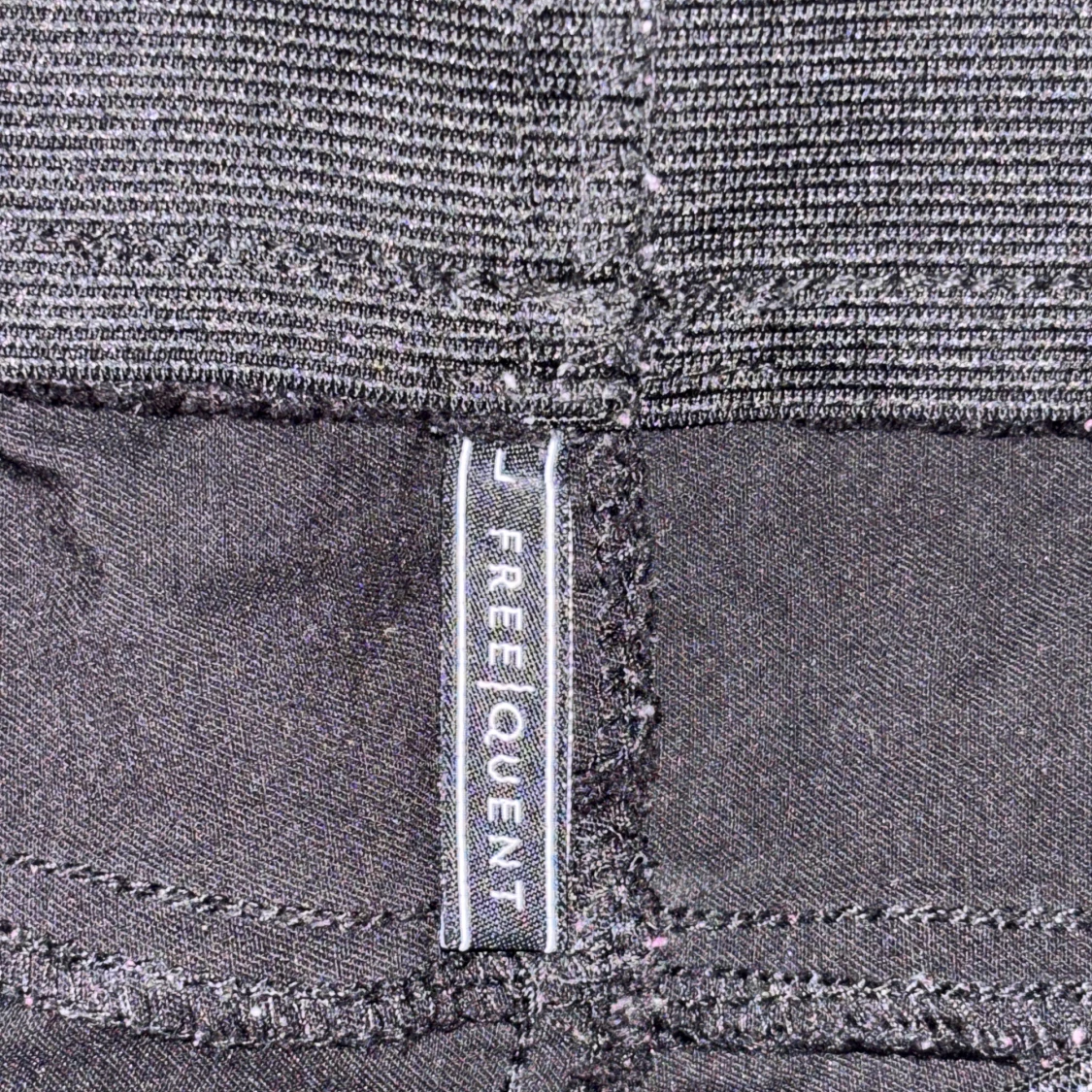 Svarta trekvartsbyxor från Freequent - 2