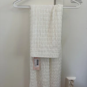 Ny med prislapp långkjol  - Ny med prislapp, Nelly långkjol oanvänd då den tyvärr inte passade