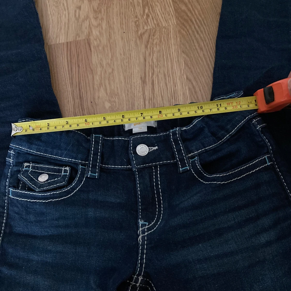 Mörkblå jeans från Gina Tricot Young - 3