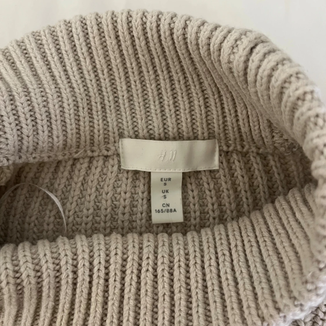 Beige stickad polotröja från H&M - 2