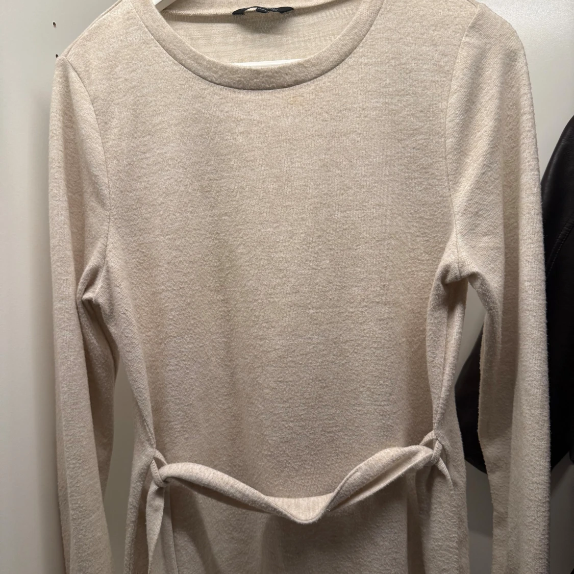 Beige långärmad tröja Happy Holly