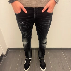 DONDUP JEANS GEORGE - Dondup Jeans George | Storlek 35, Längd: 90cm/Midija:42cm | Deluxecloset 