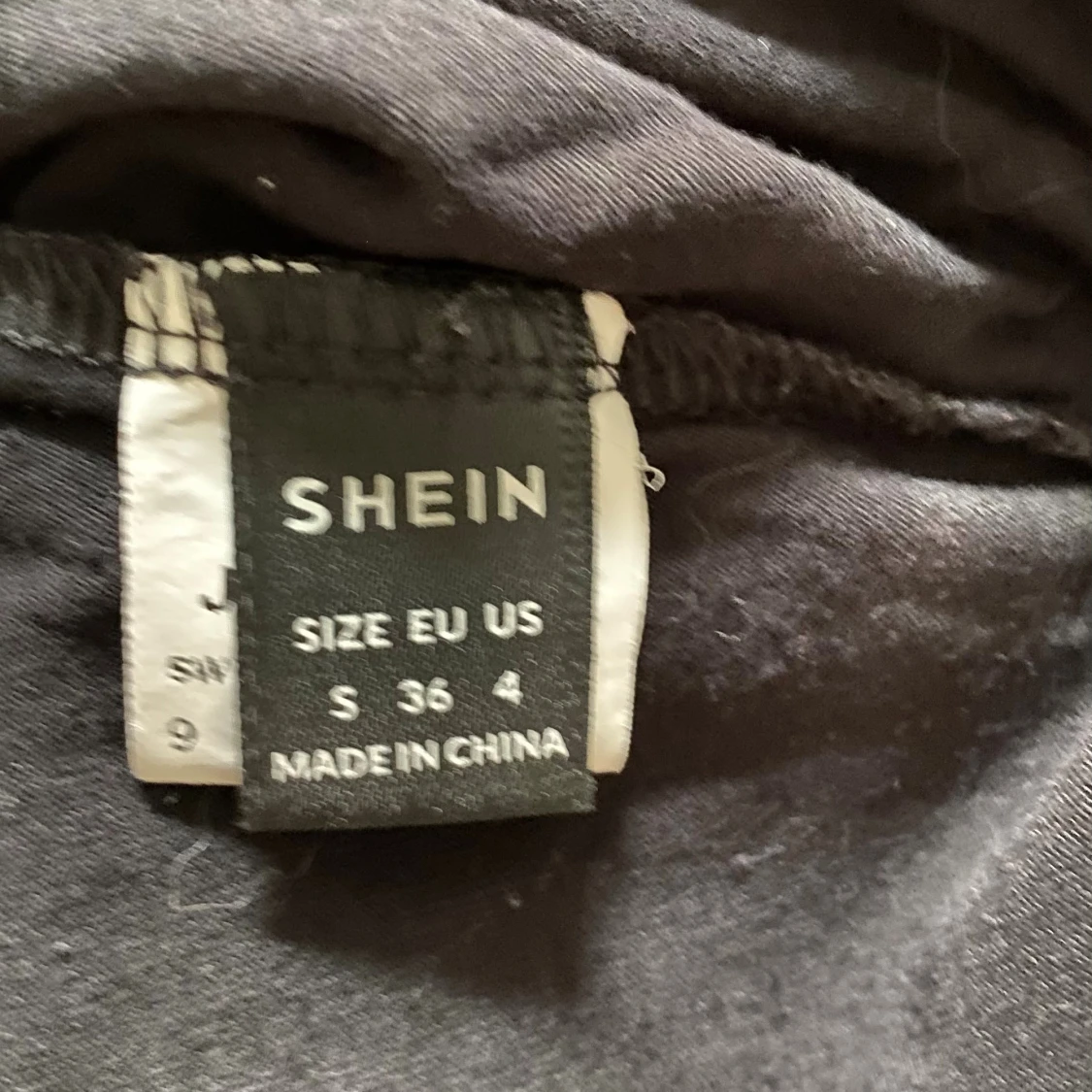 Svart polotopp från SHEIN - 2