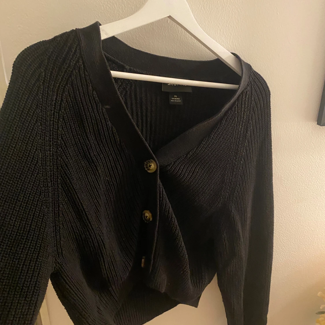 Svart stickad kofta  - 1