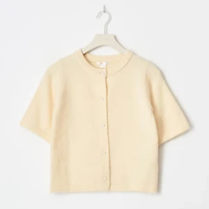 Beige stickad kofta med pärlknappar - Superfin gul kofta från Gina!! Stl 158/164/xxs/xs