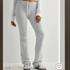 Mjukisbyxor från Nelly  - Nästintill oanvända 