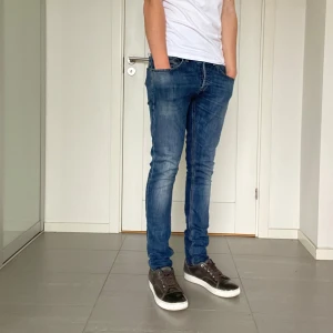 Dondup George jeans  - Säljer nu dessa super feta dondup George Jeans, skriv för fler bilder/frågor🙌🏼