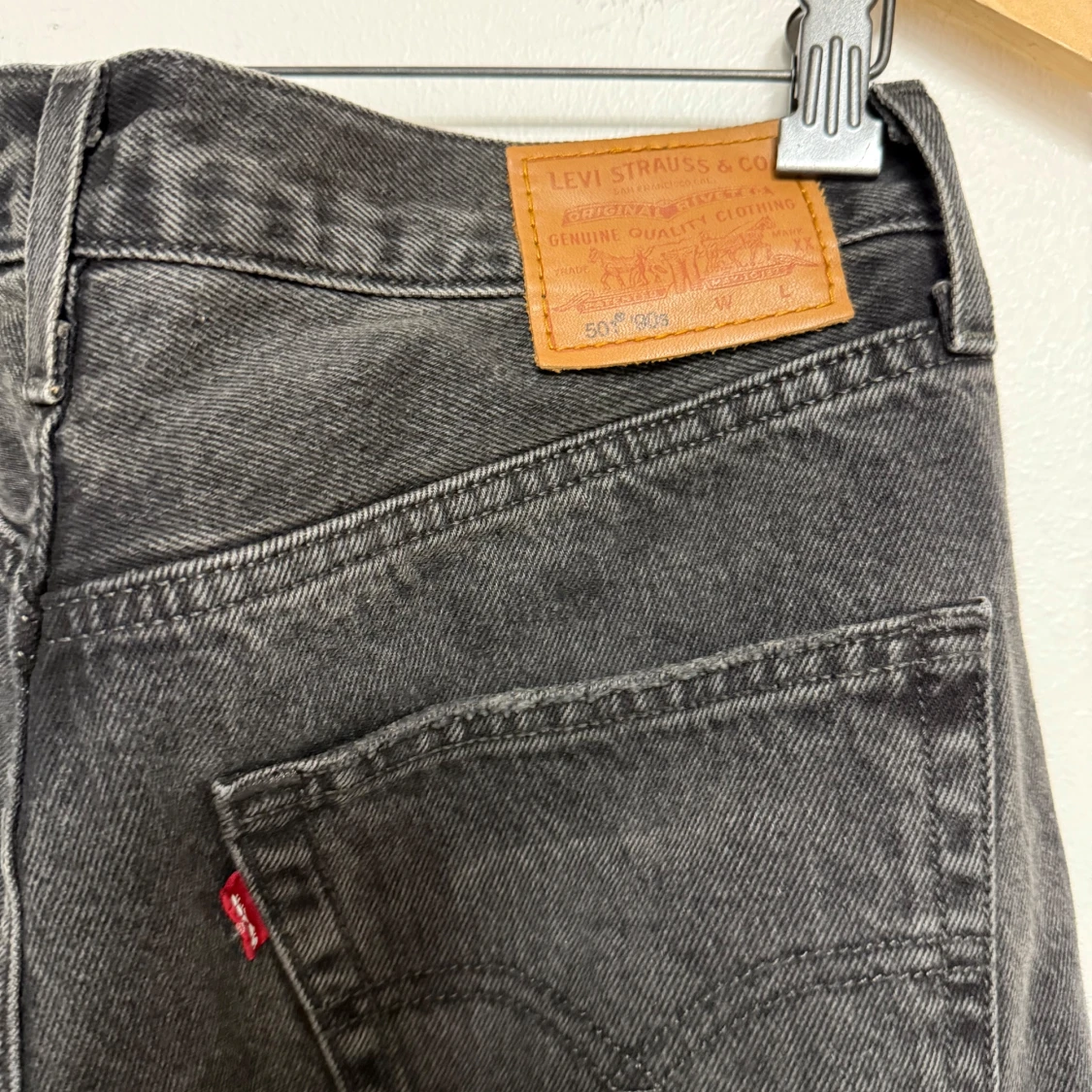 Levi's 501 svarta jeans straight fit W30 L32 - 2
