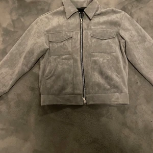 Går jacka - Använd fåtal gånger 