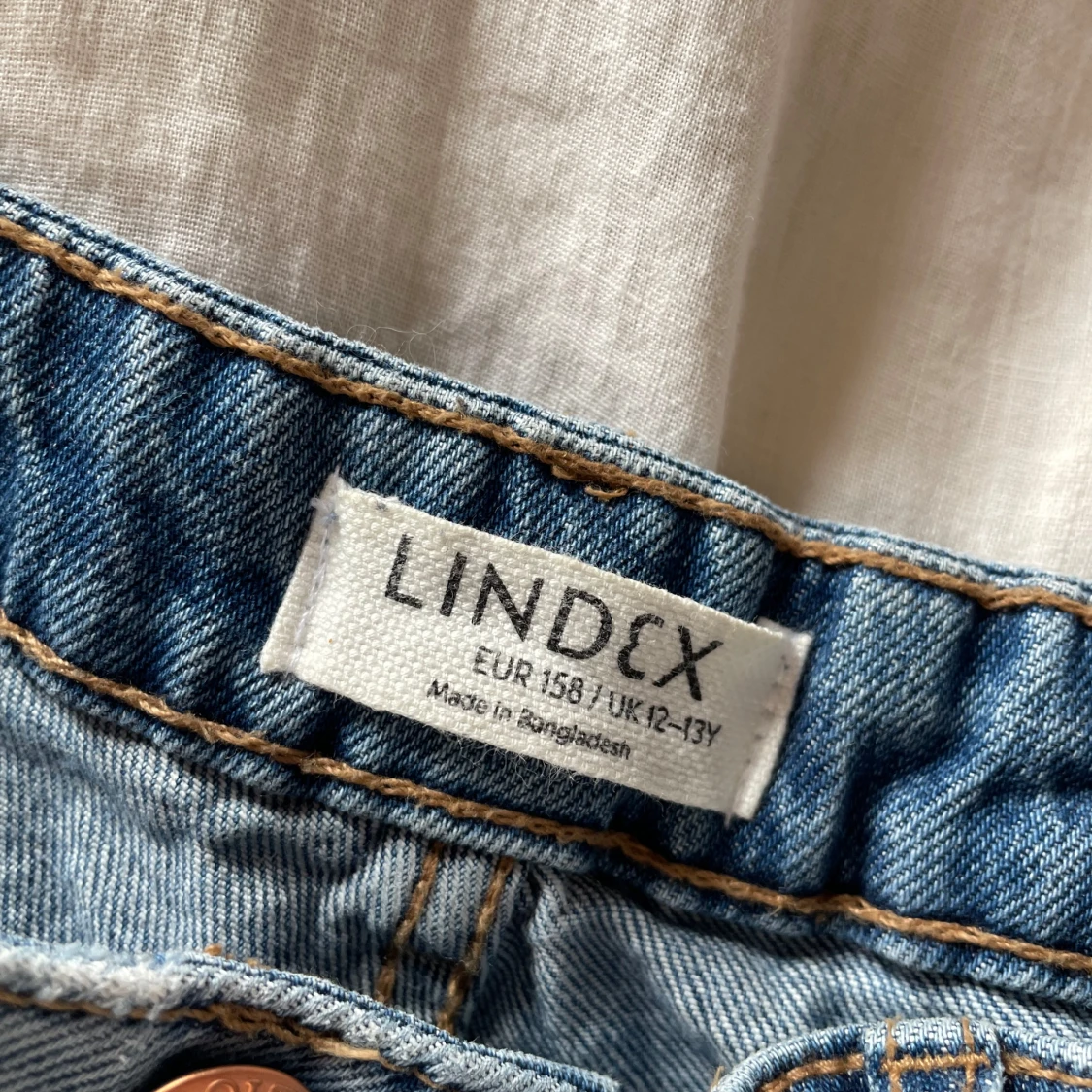 Blå jeansshorts från Lindex - 2