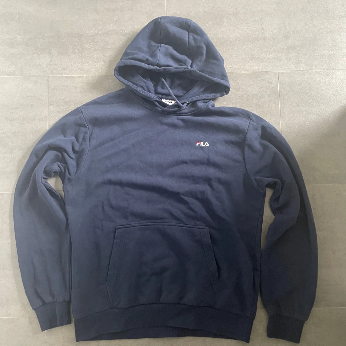 Mörkblå Fila hoodie