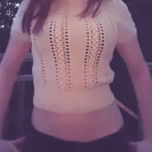 Stickad tröja zara - Hör av er för fler bilder eller info! Inga defekter eller liknande.