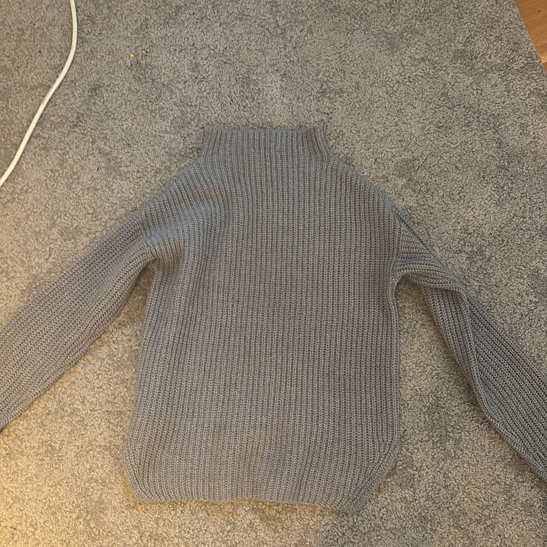 Grå stickad polotröja - 1