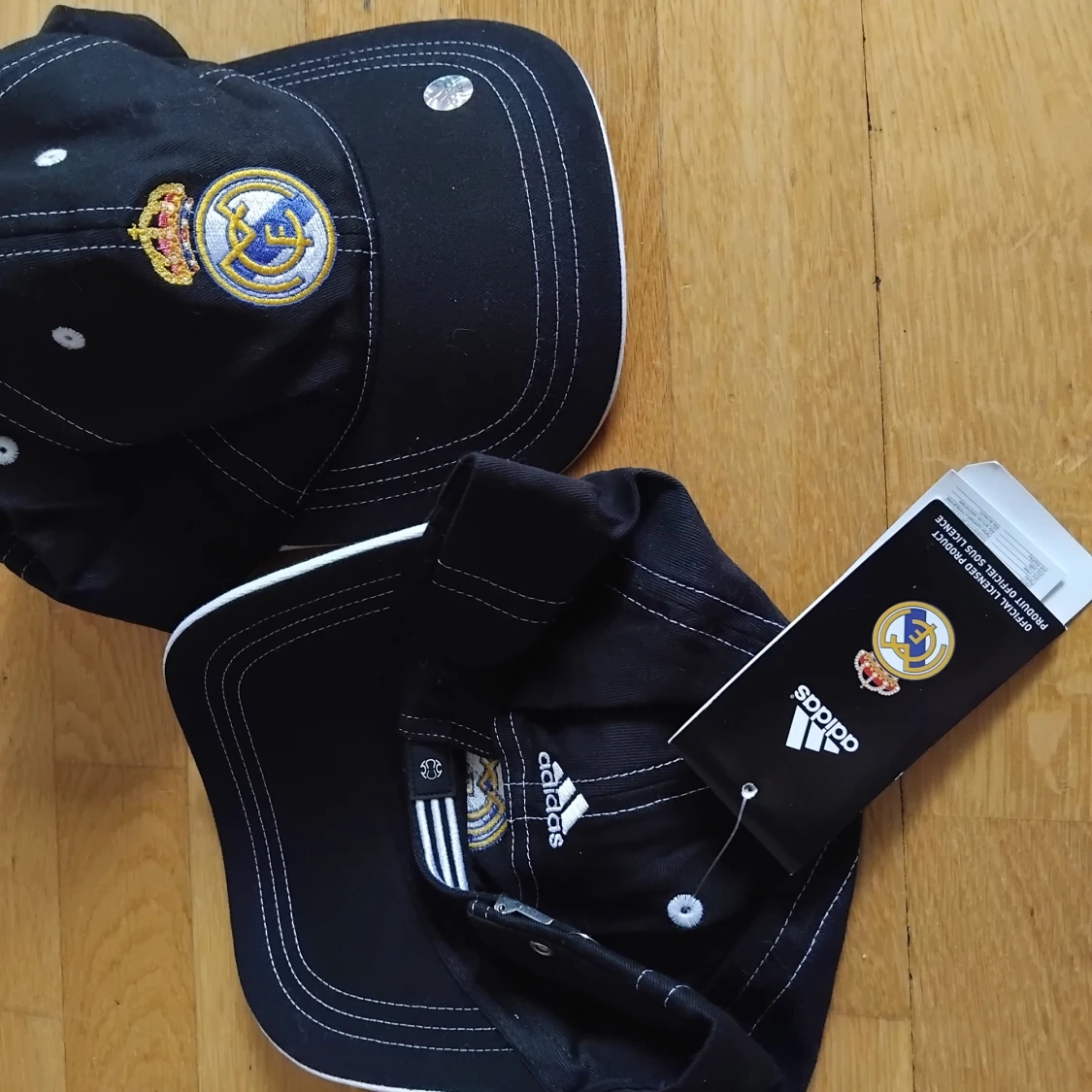 3 st Real Madrid kepsar 2 st  från Adidas - 4