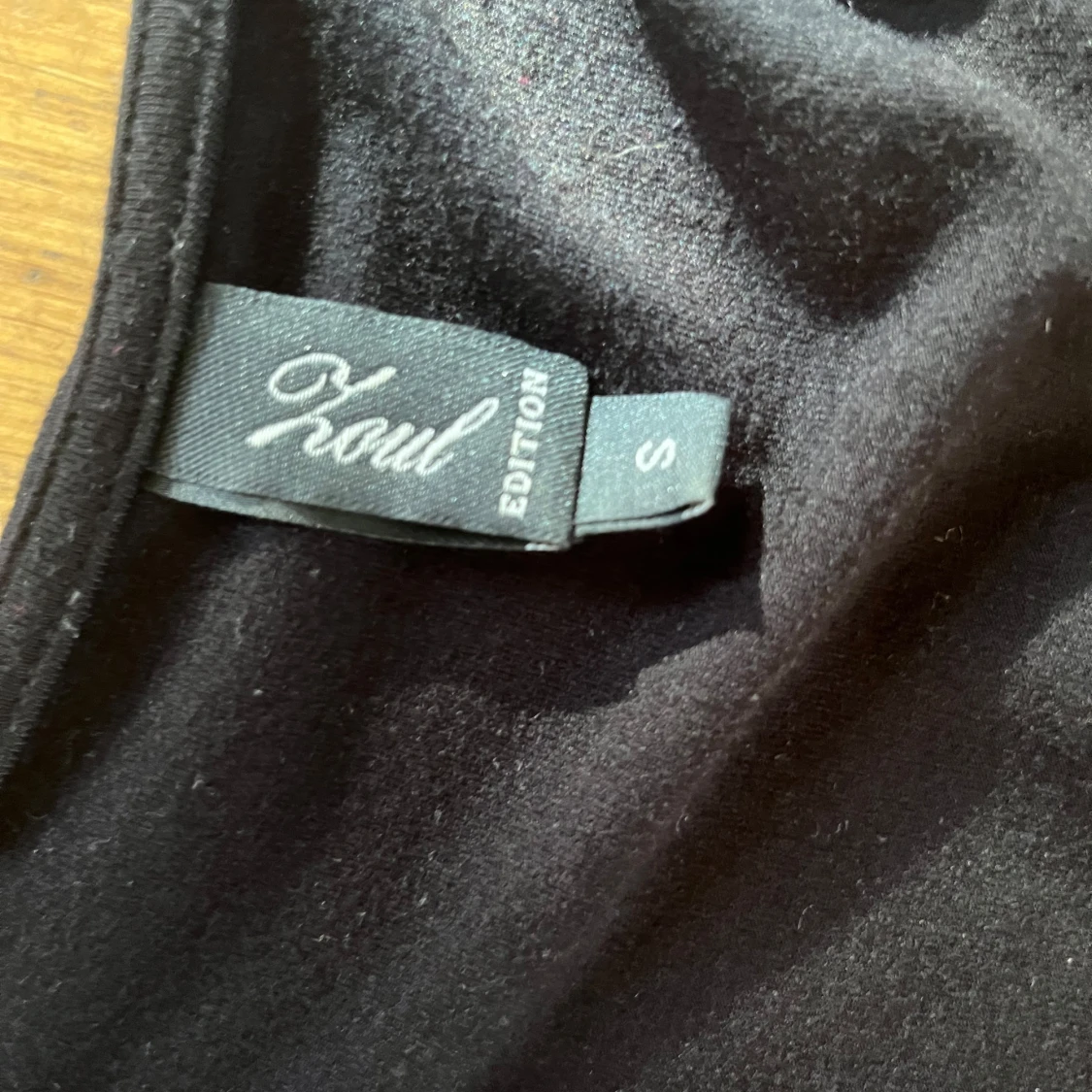 Svart omlottopp från Kaul Edition - 1