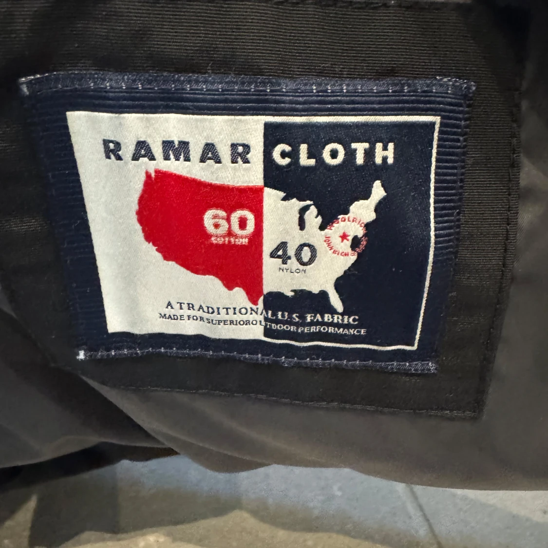 Svart parkas från Woolrich med päls - 3