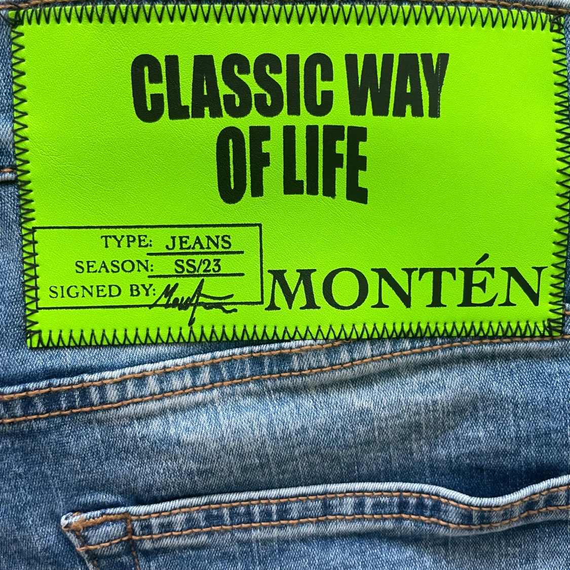 Ljusblå stentvättade jeans Montén första dropp, storlek 30/32 - 3