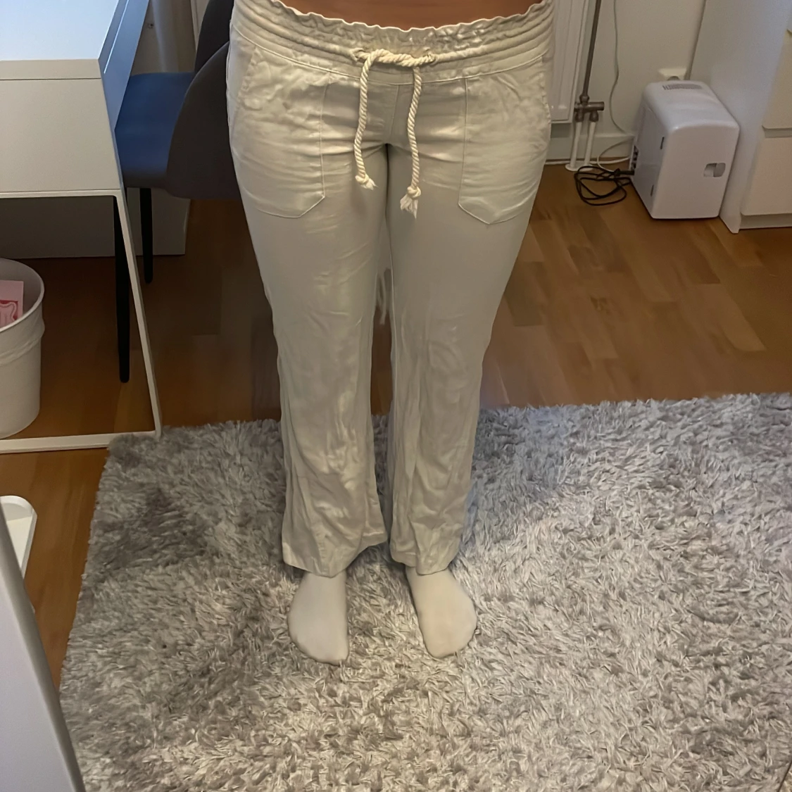 Beiga linnebyxor från Roxy med snörning - 4