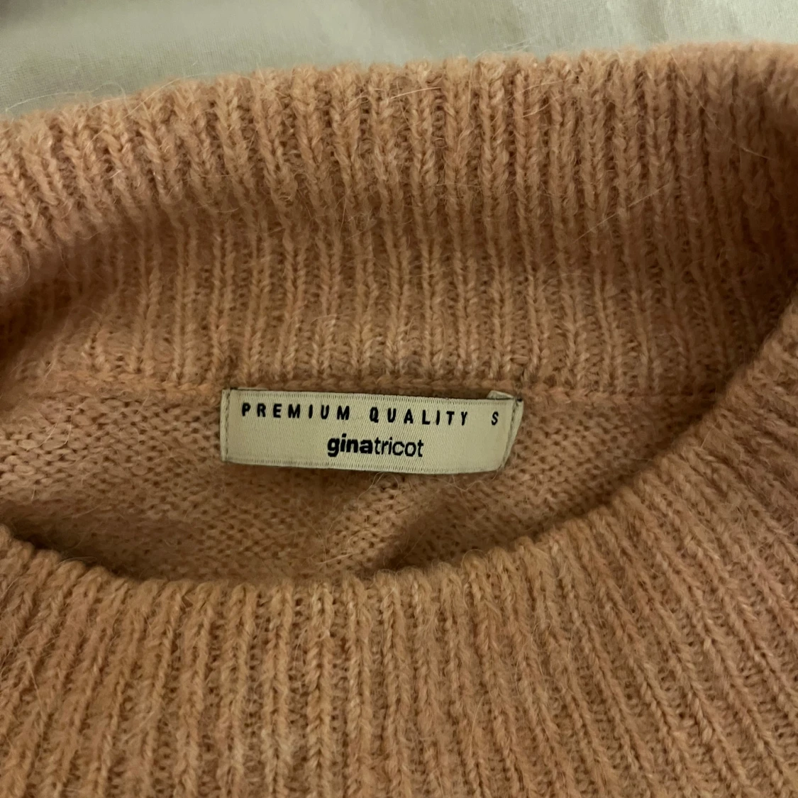 Gammelrosa stickad tröja - 1