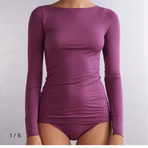 Intimissimi tröja - Säljer nu denna super söta intimissimi tröja då jag inte får någon användning av den. Den är i väldigt fint skick och är endast använd ca 3-4 gånger. Kontakta för fler bilder eller info! Jag är även öppen för byten❣️💕