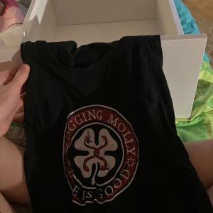 Myrorna-emo-linne - Det här e till alla mina emos där ute som gillar emo-band som det hära!!!