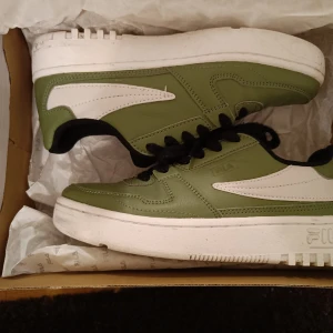 Gröna Fila sneakers - Fila sneakers i storlek 37, helt felfria. 