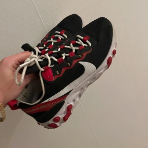 Nike react  - Nike skor i gott skick. Köpta för 1400