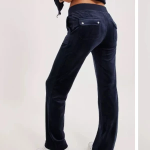 Fina juicy couture byxor💕 - Säljer mina juicy couture byxor i storlek S. De är i hyfsat skick💕💕💕